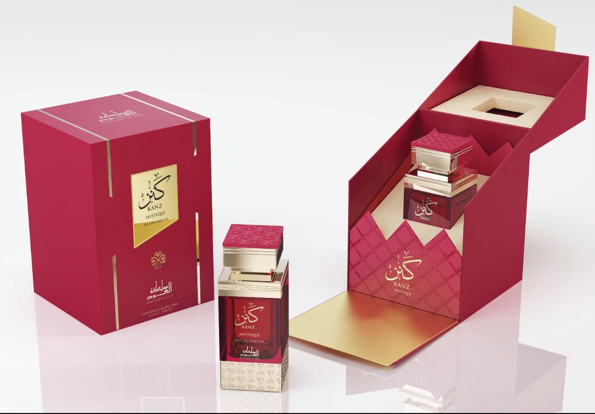 Kanz Mystique by Mamlakat Al Oud 100ml apa de parfum femei trandafir zmeura coacaze negre patchouli tamaie santal vanilie ambra inspiratie Portrait of a Lady